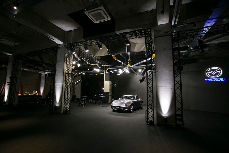 顧客向け新車発表・商談会